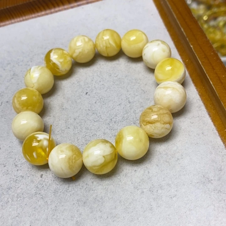 蜜蜡未镶嵌裸石串
