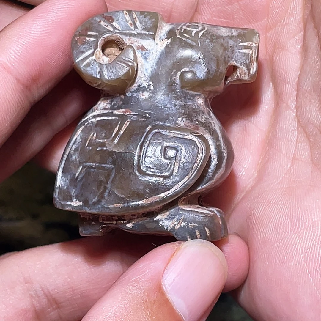 吉***祥和田玉（糖玉）未镶嵌颈饰