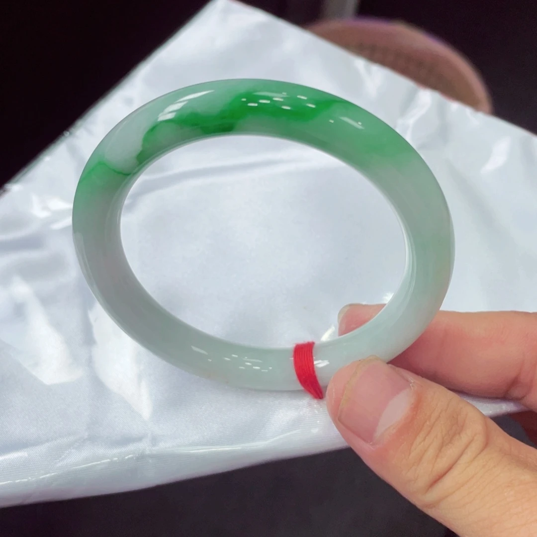 翡翠未镶嵌手镯翡翠