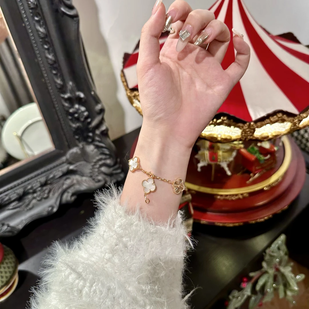 铜合金手链 镀K金高定白镭射花系列 轻奢气质时尚百搭不掉色手链