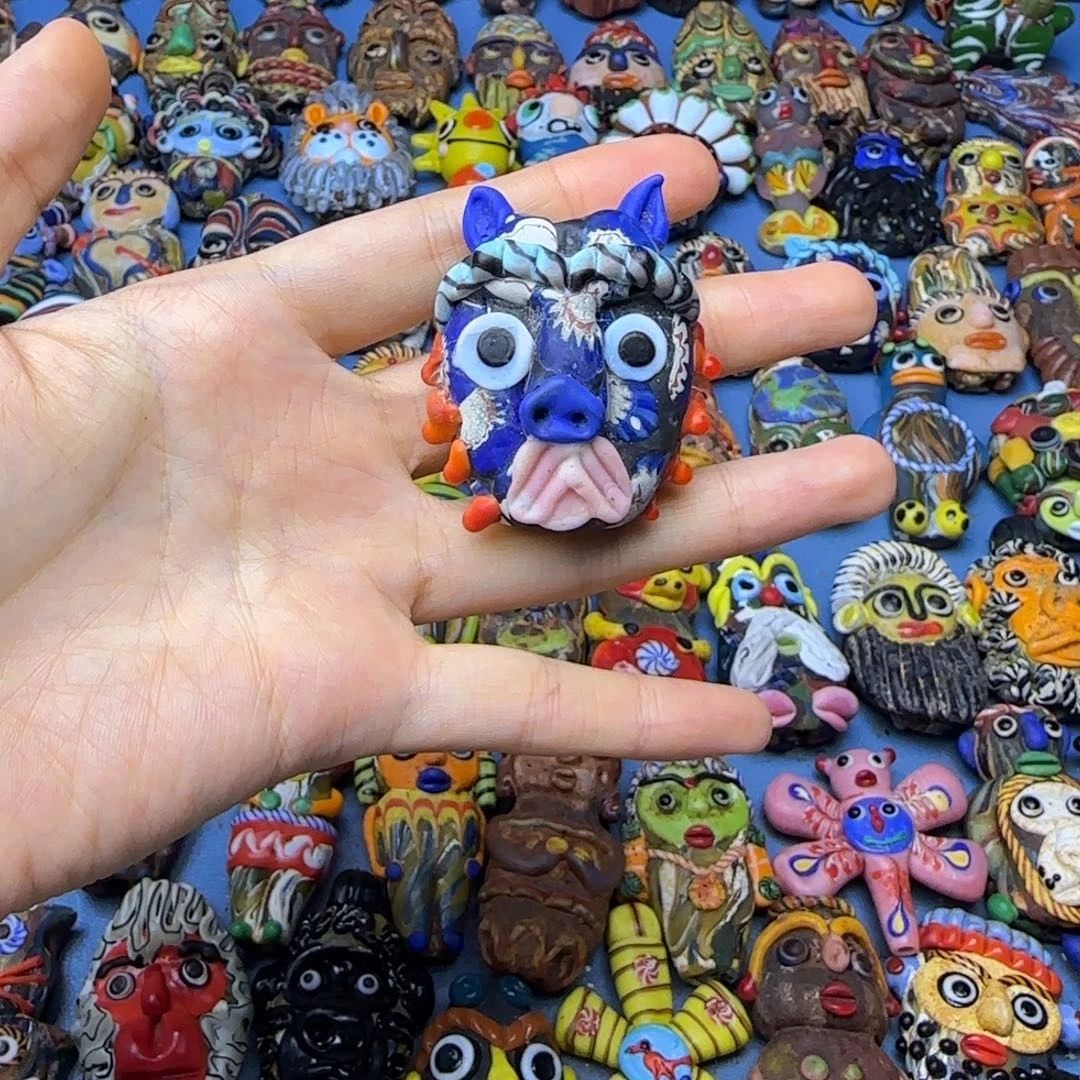 琉璃非金属玻璃颈饰千花猫一个