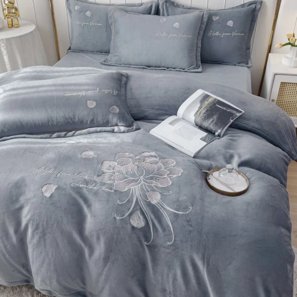 2025新款重刺绣牛奶宝宝绒保暖亲肤-【四件套】新款牡丹花