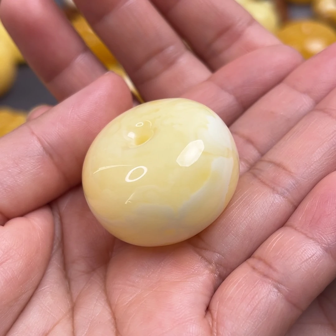 蜜蜡裸石未镶嵌扣