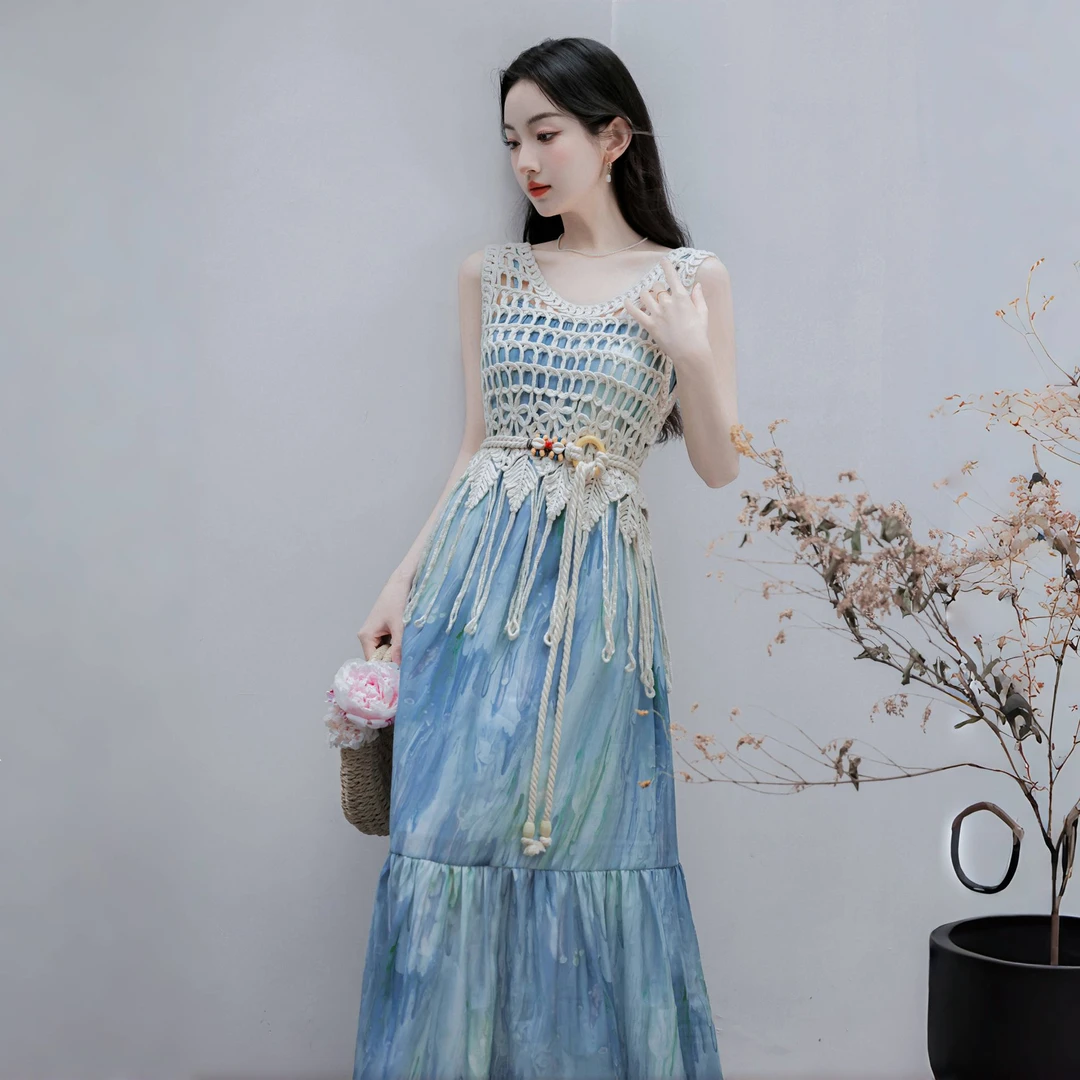 夏季法式小众设计感蓝色印花宽松吊带连衣裙海边旅游度假长裙