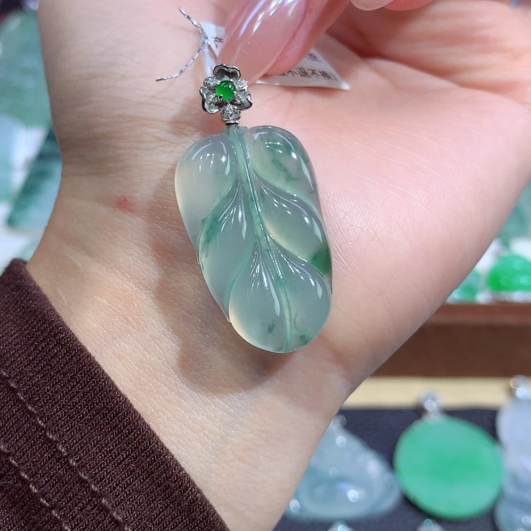 吊坠(不含链)18K金镶嵌翡翠