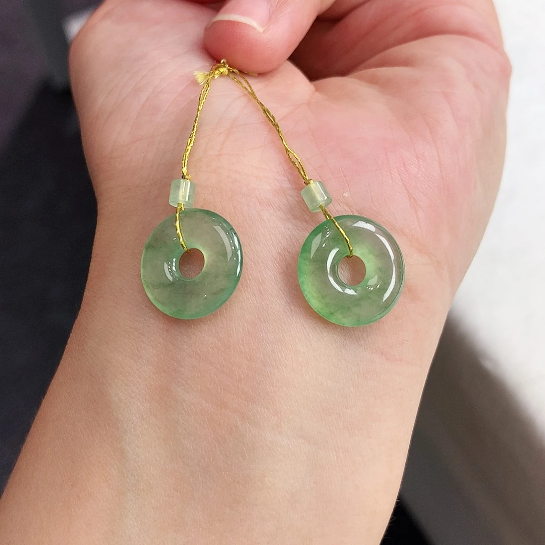 翡翠未镶嵌戒指甜甜圈