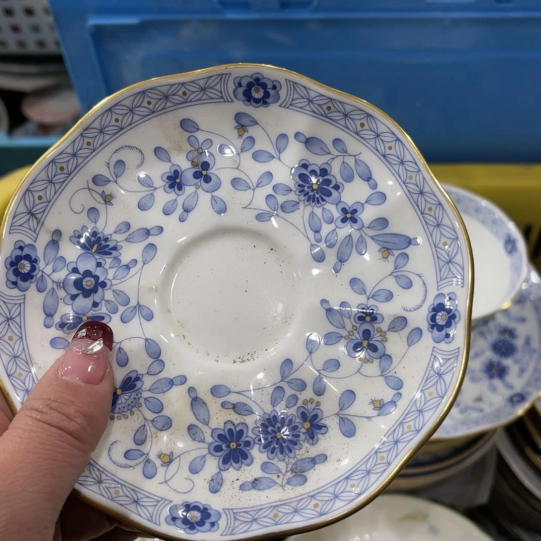 瓷片蓝*祥你好自以为是又一句谢谢