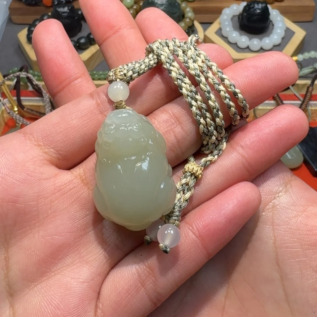 和田玉颈饰未镶嵌