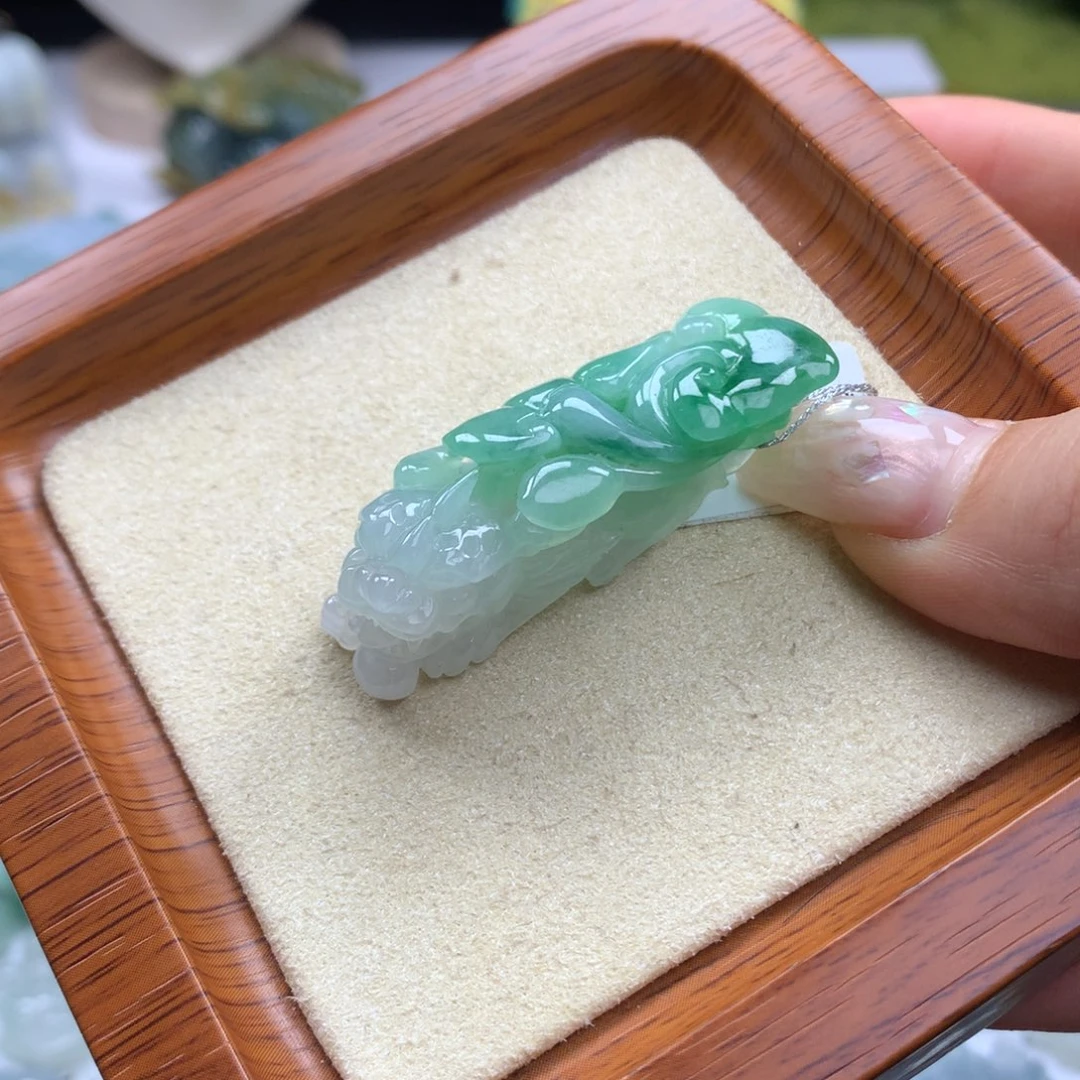 翡翠未镶嵌颈饰翡翠吊坠3