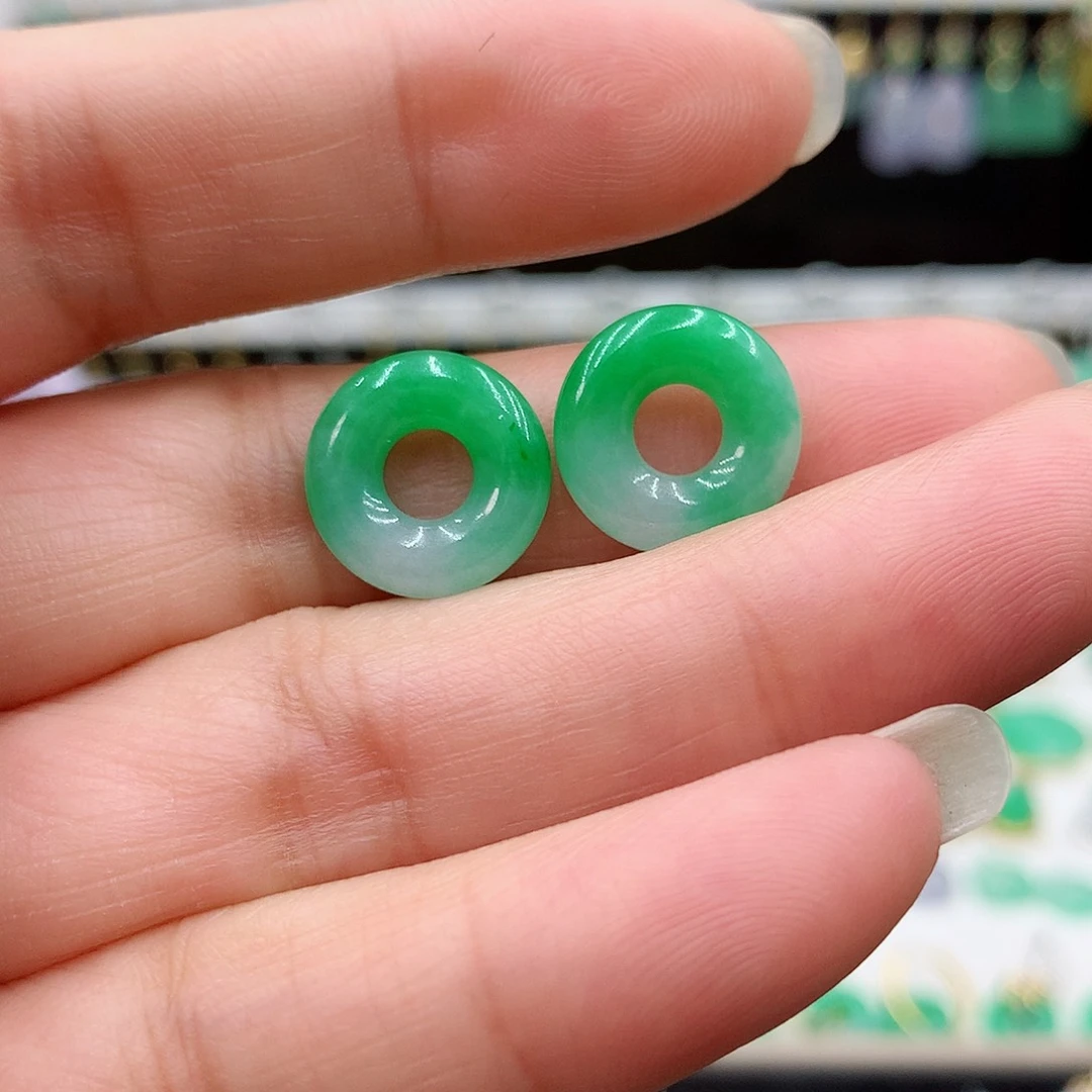 翡翠耳饰未镶嵌小**o