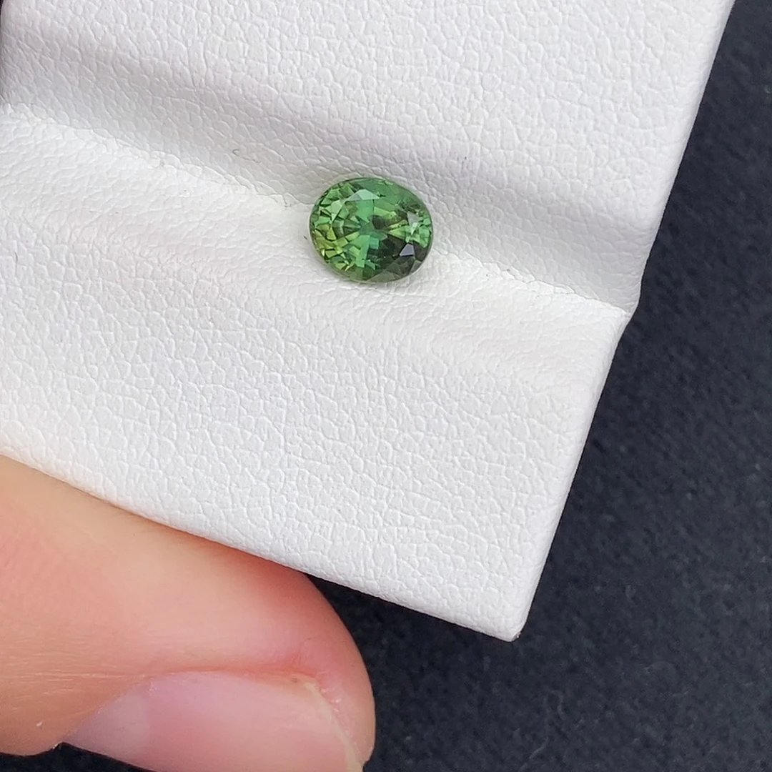 蓝宝石裸石0.85 ct