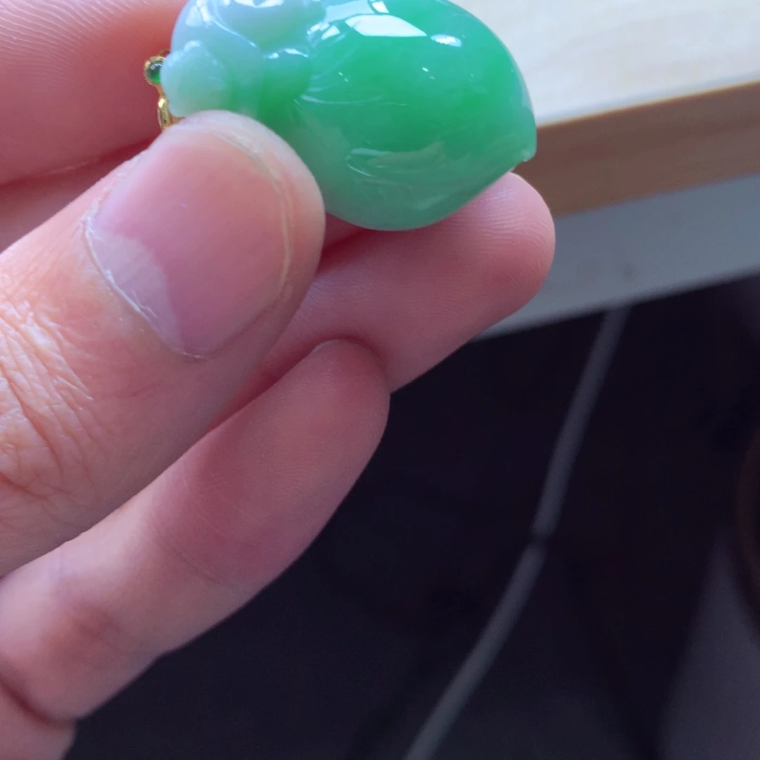 翡翠颈饰18K金镶嵌吊坠