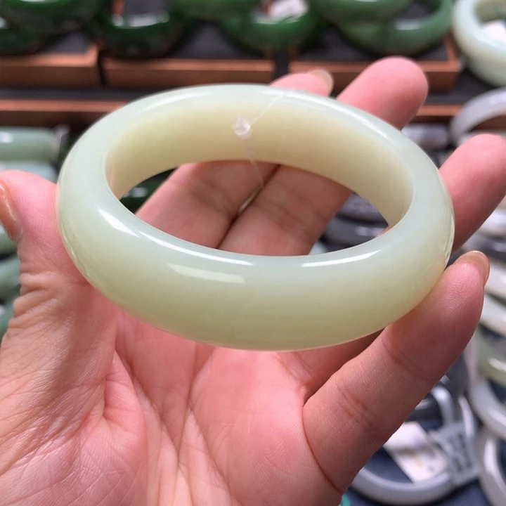 【闪购商品】未镶嵌手镯和田玉