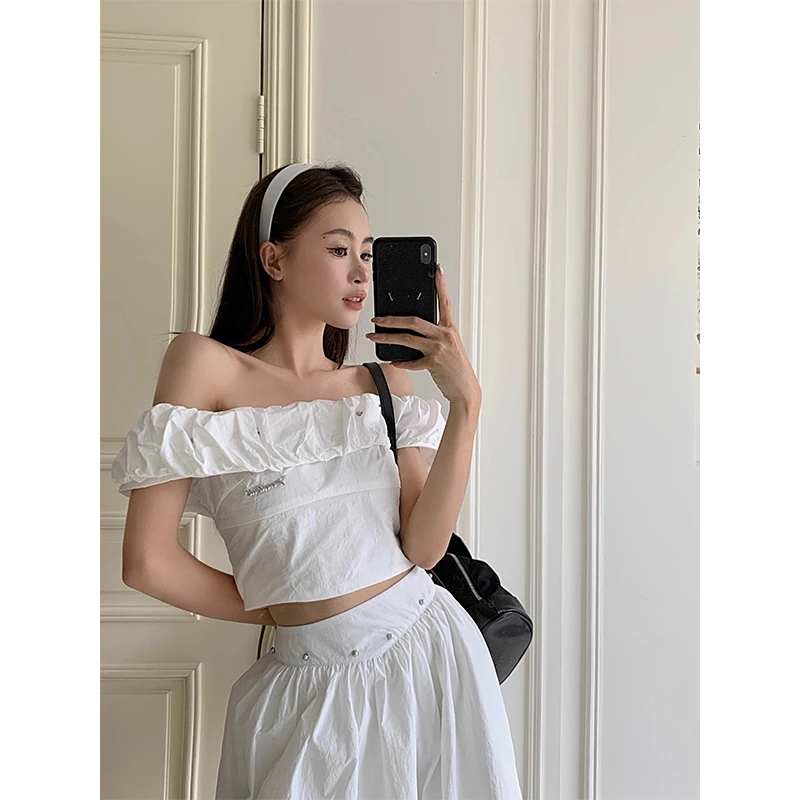 轻奢高级小众女装一字肩泡泡袖短袖上衣女高腰显瘦休闲花苞裙套装