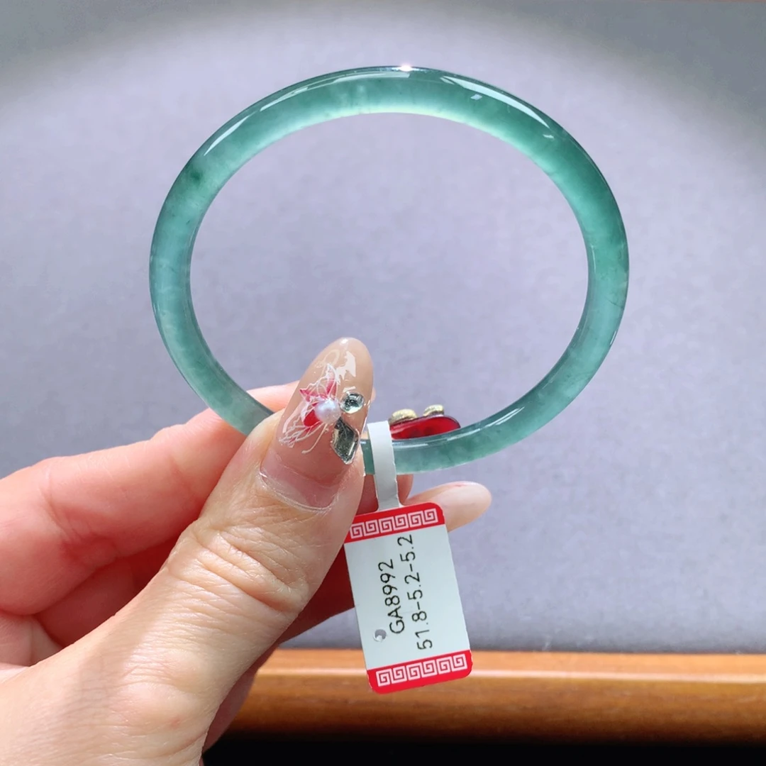 翡翠手镯未镶嵌天然翡翠手镯