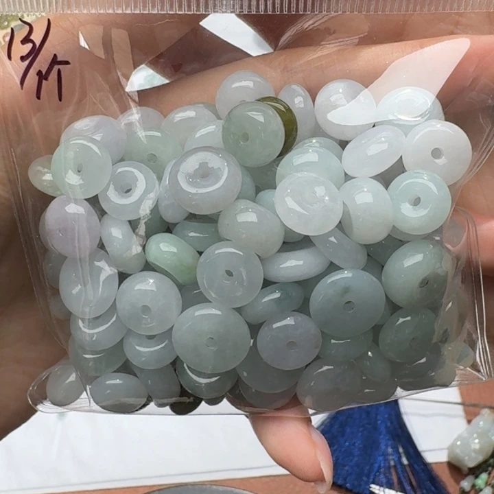 未镶嵌挂件翡翠福利1个，不包邮，拍一单邮费发货