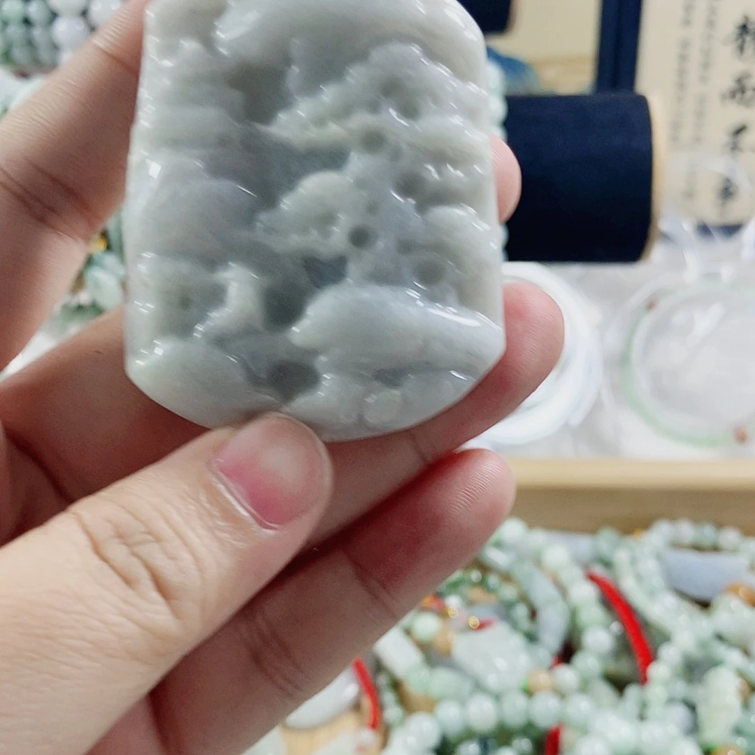 颈饰未镶嵌翡翠1