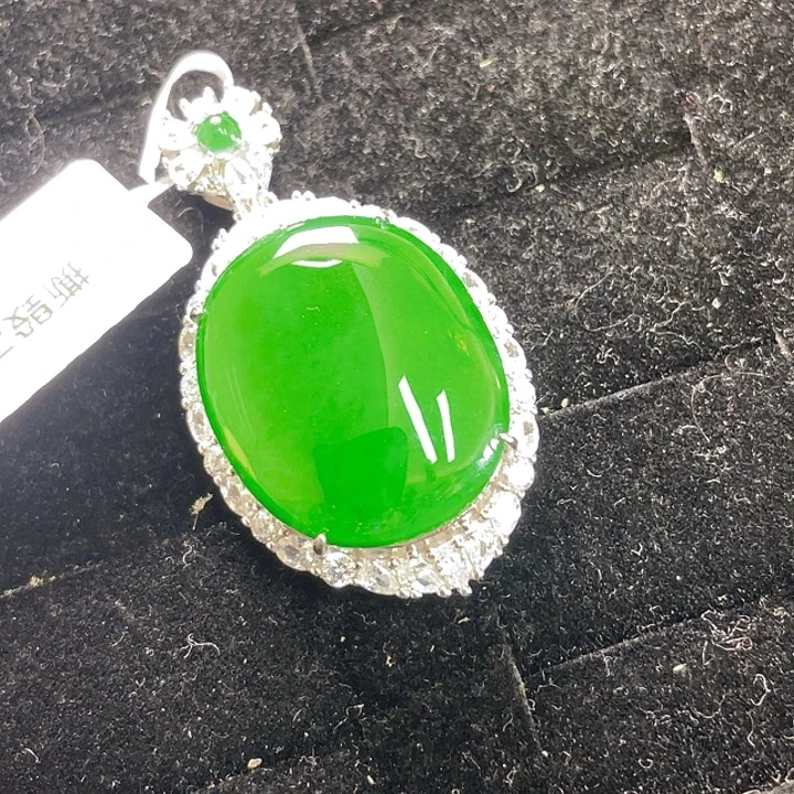 翡翠未镶嵌颈饰35