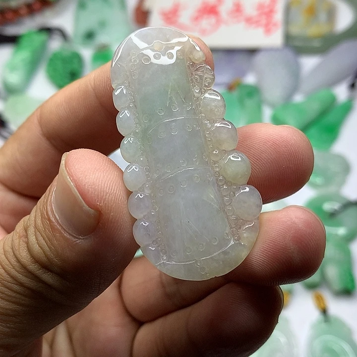 翡翠未镶嵌吊坠(赠链)福利款