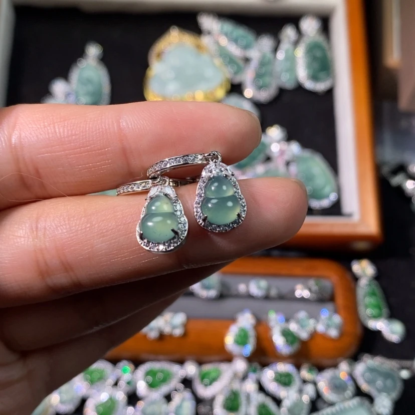 【闪购商品】翡翠颈饰未镶嵌天然