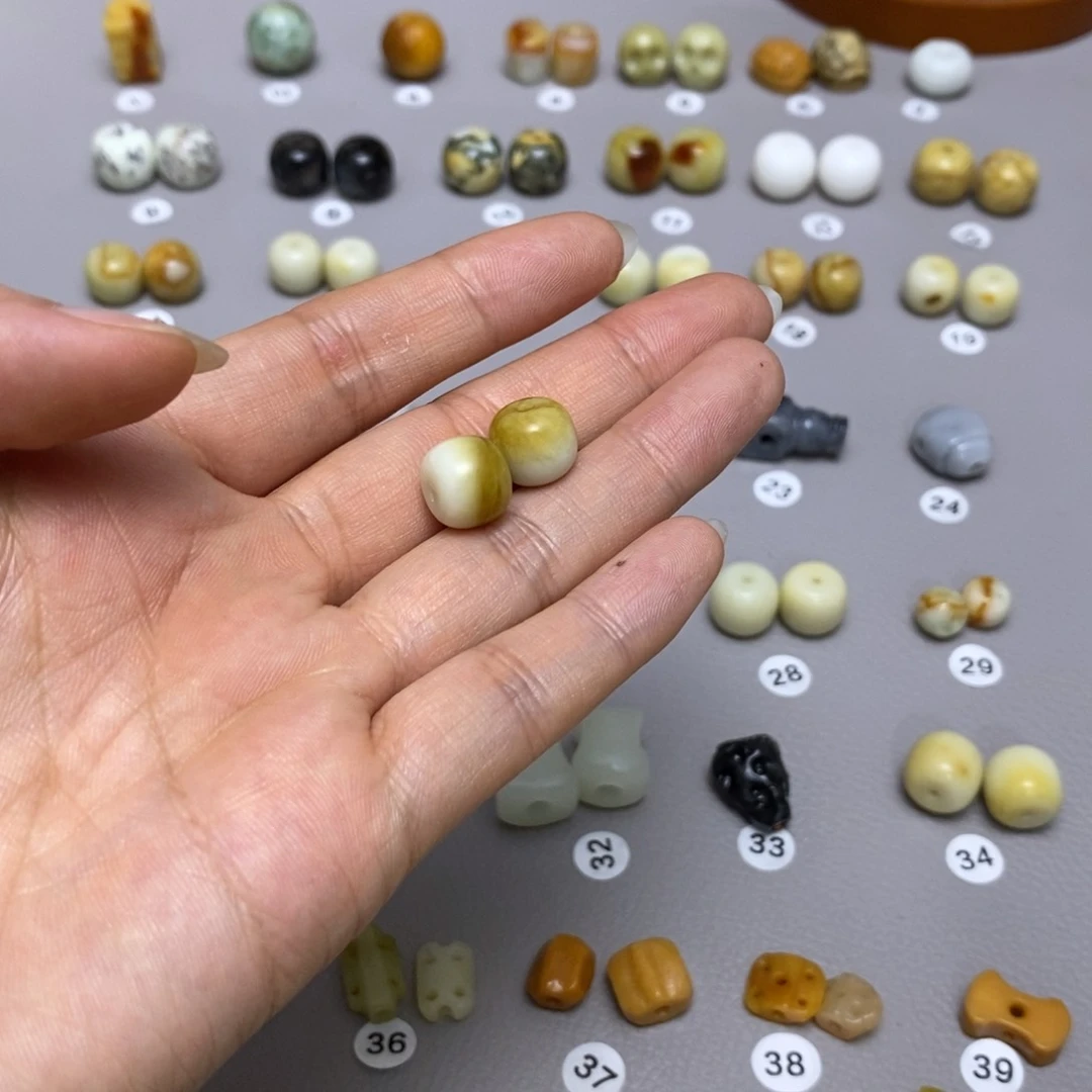 蛇纹石玉配饰合金?****?