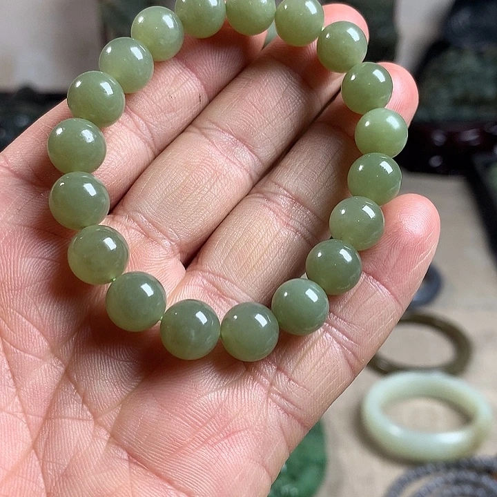 和田玉（糖玉）未镶嵌手镯