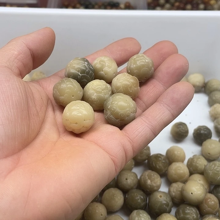 吊坠白玉菩提瑕疵大貔貅10颗