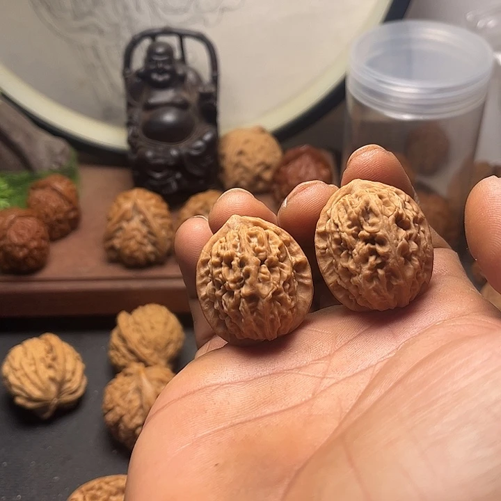 文玩核桃吊坠29荔枝纹