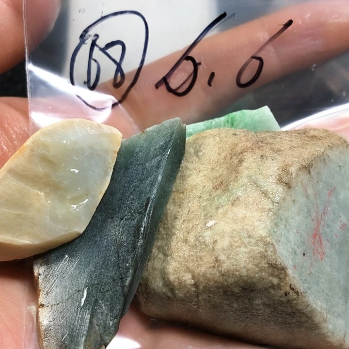 翡翠颈饰未镶嵌缅甸天然翡翠