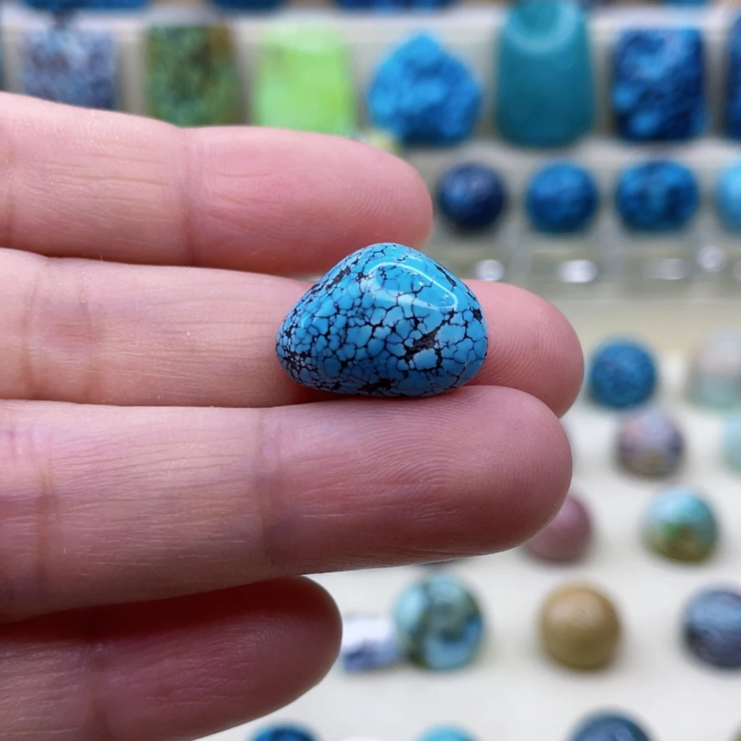 未镶嵌绿松石颈饰