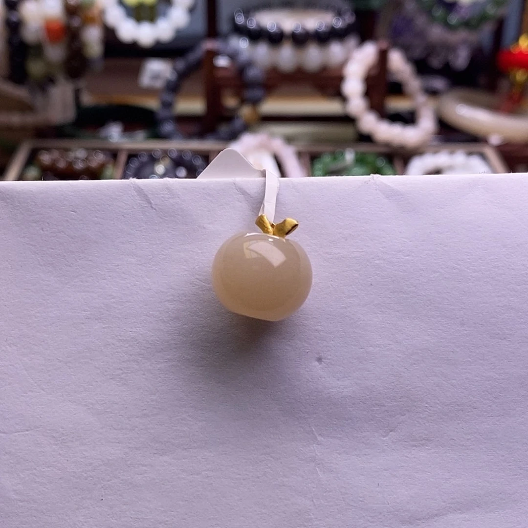 颈饰未镶嵌和田玉红藕粉金镶苹果吊坠