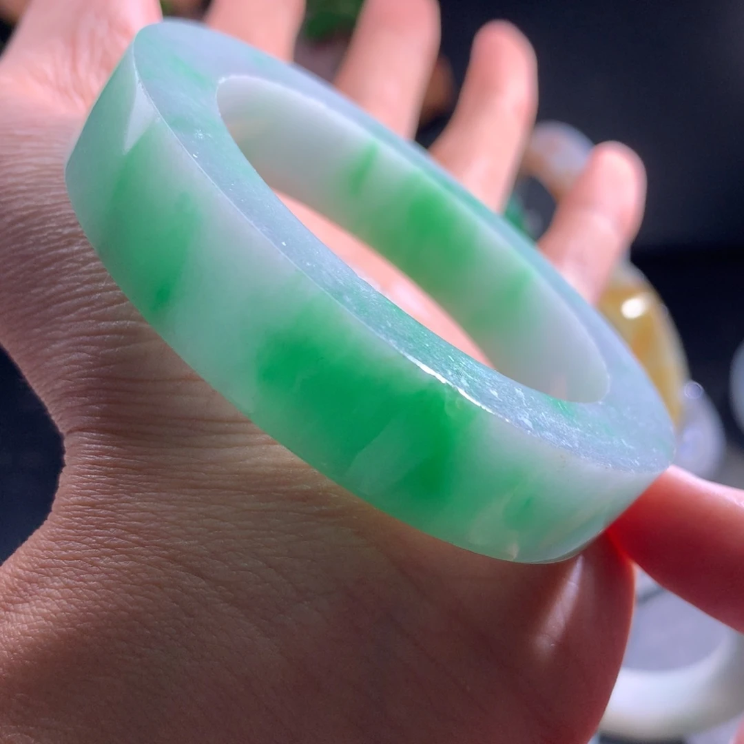 定制翡翠手镯未镶嵌