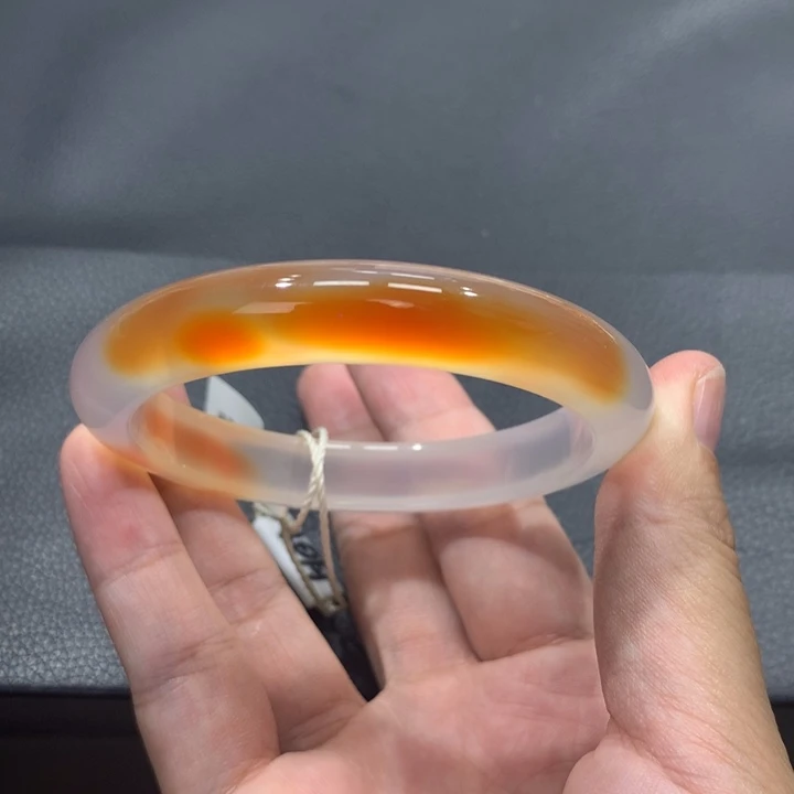 玛瑙/玉髓手镯未镶嵌小*依