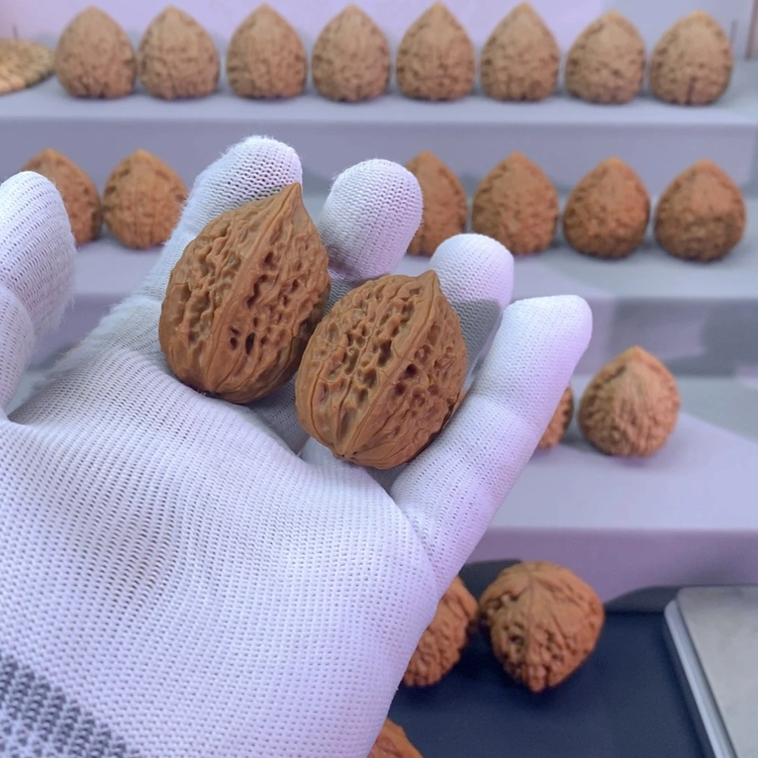 文玩核桃把件替**光31柳叶鸡心