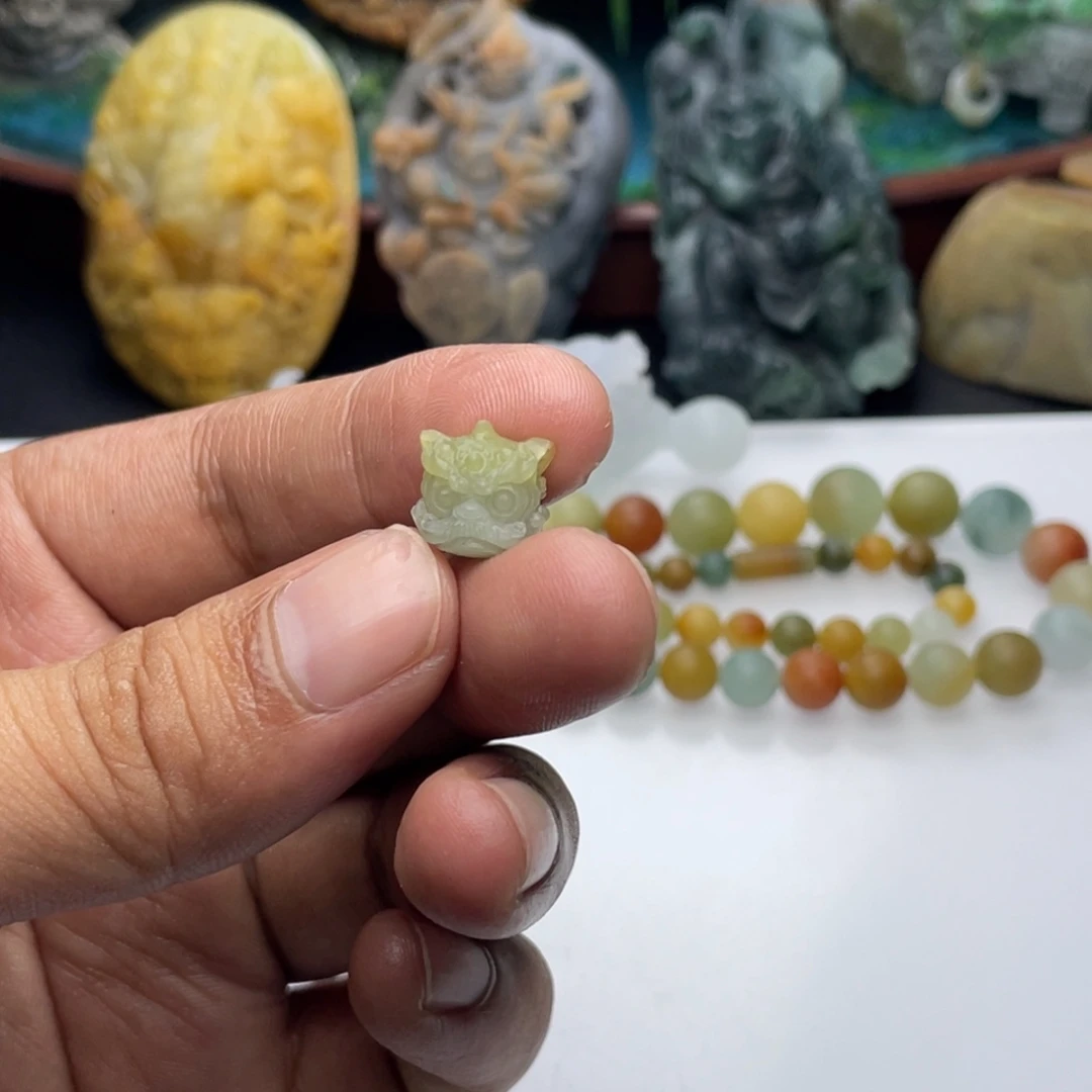 定制翡翠未镶嵌醒狮头