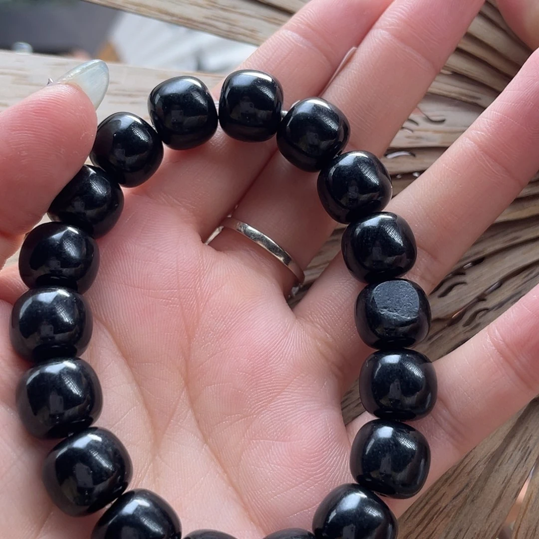 和田玉手串未镶嵌吕***哥墨11.12