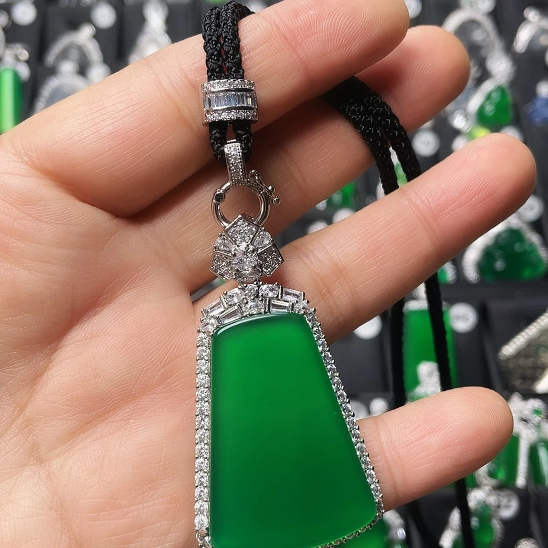 玛瑙/玉髓合金颈饰