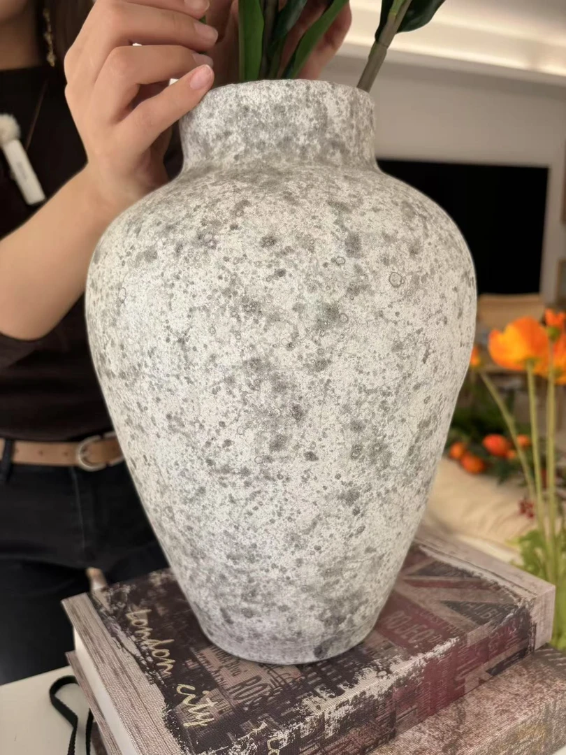 斑白垞寂风 白色花瓶