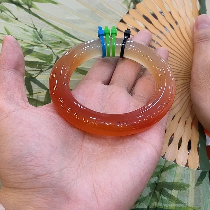 ****芦玛瑙/玉髓手镯未镶嵌
