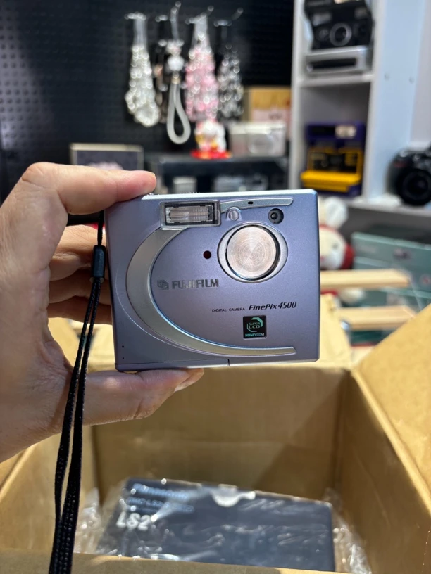 95新 Fujifilm/富士 f4500多来a梦同款no退no换