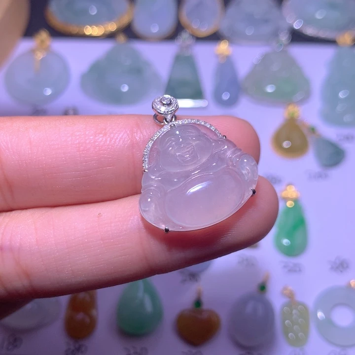 颈饰18K金镶嵌翡翠煊*翡翠