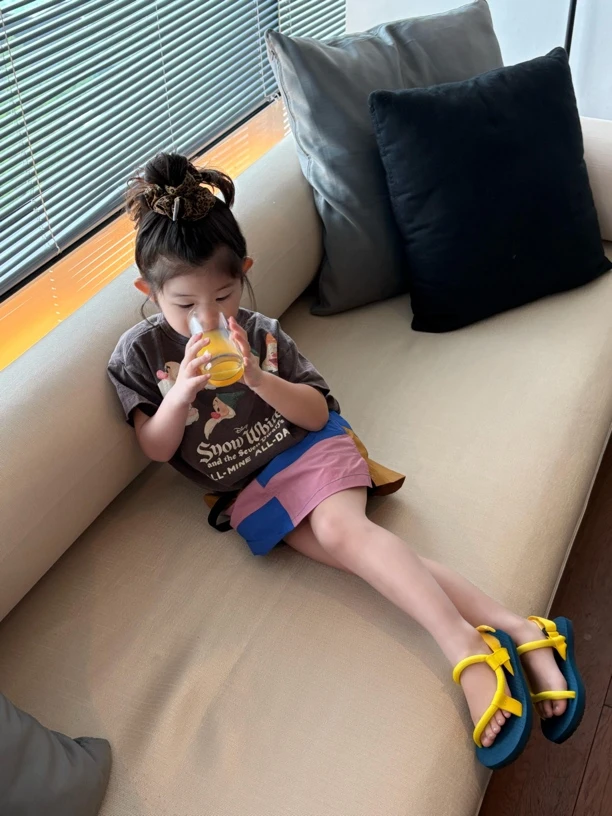 《现货》女童2025夏季韩版休闲百搭灰色T恤拼接半身裙套装