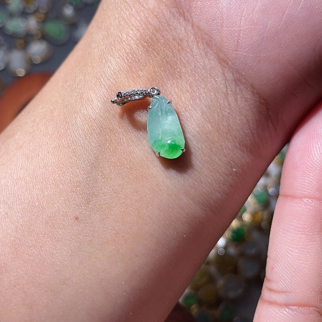 吊坠(不含链)18K金镶嵌翡翠