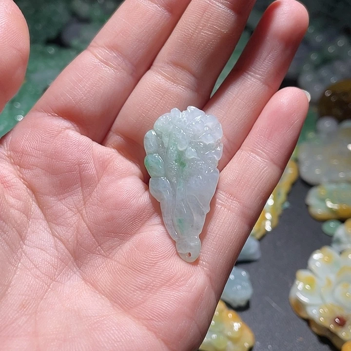颈饰未镶嵌翡翠天