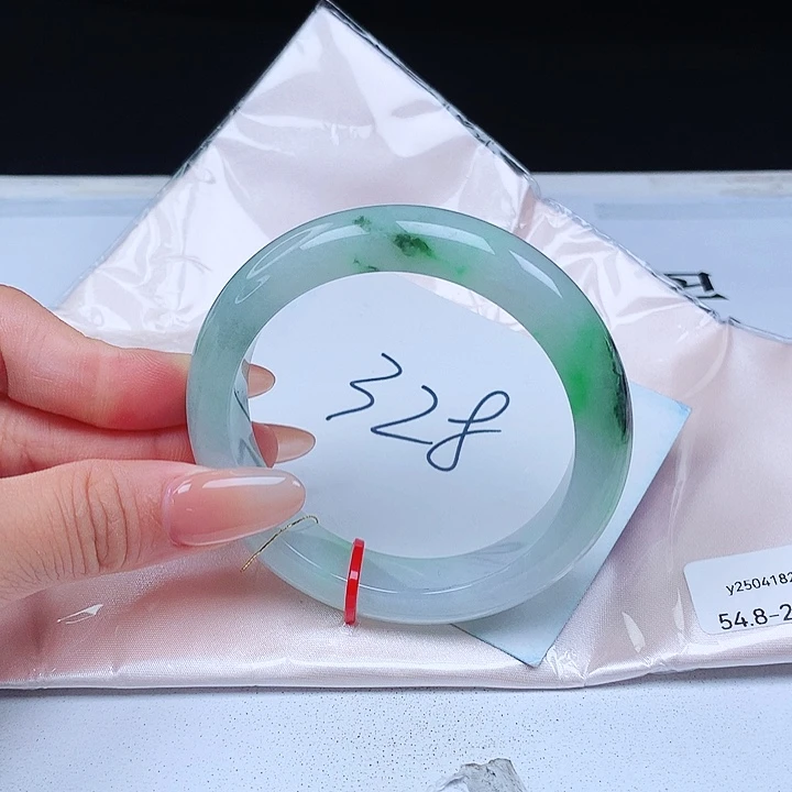 翡翠手镯未镶嵌54+正圈
