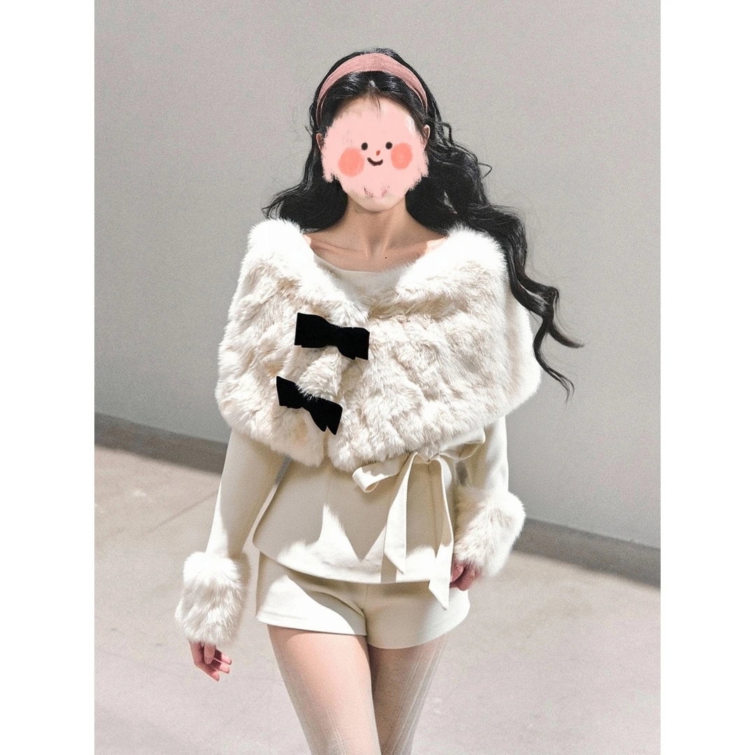 轻奢皮草斗篷套装女2025冬新款蝴蝶结绑带外套短裤暖冬时髦-3672
