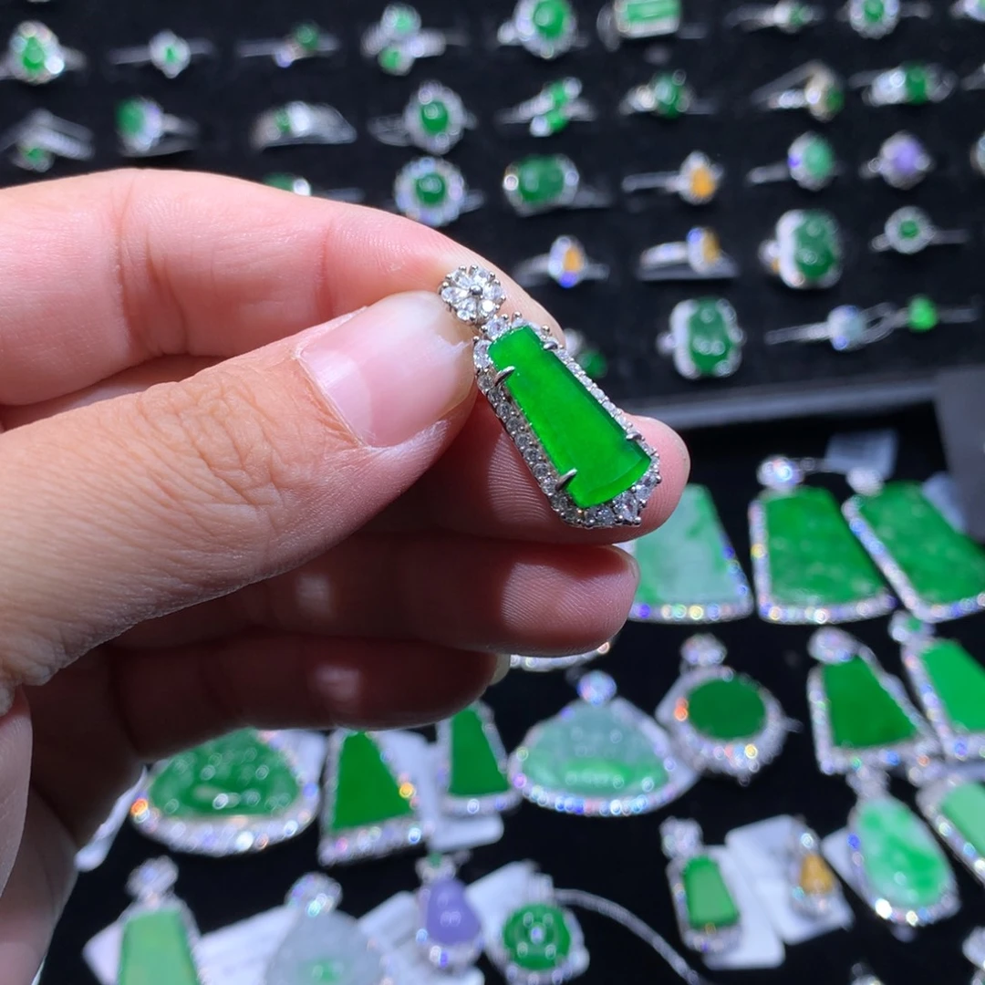 翡翠银S925镶嵌颈饰翡翠