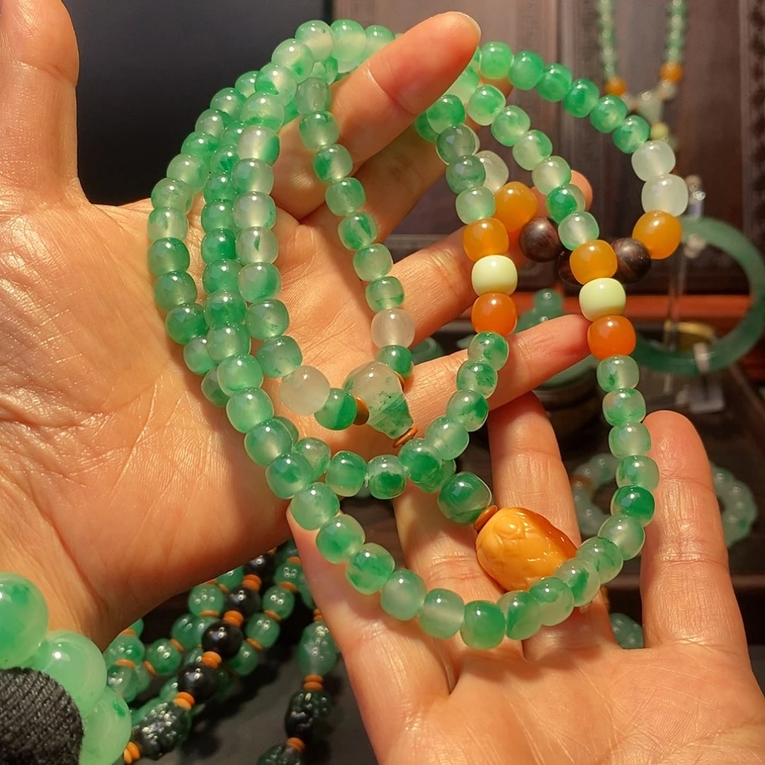 z***s石英质玉（非洲翠）未镶嵌串