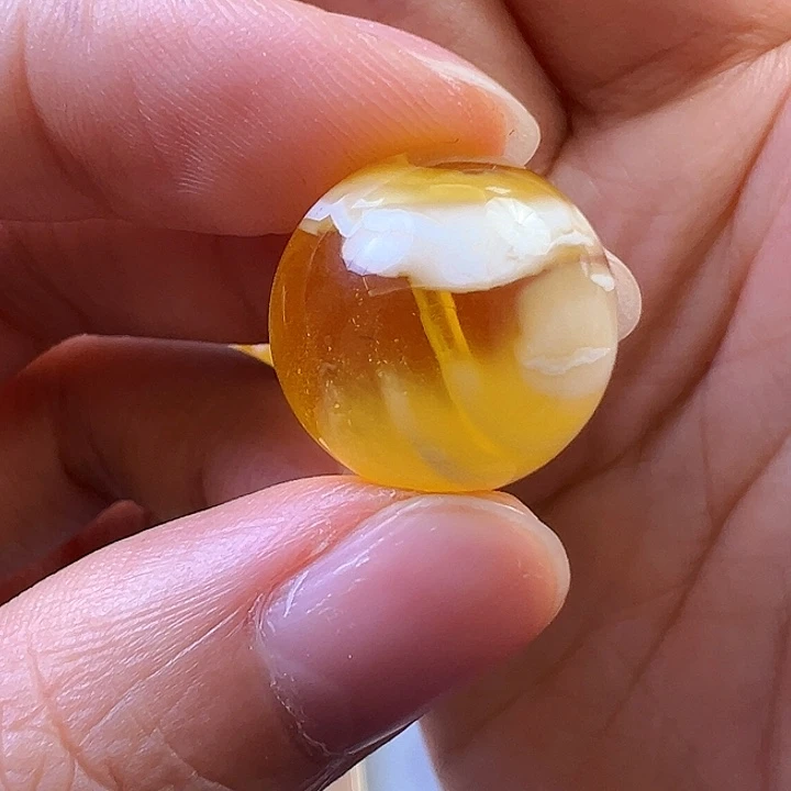 蜜蜡未镶嵌珠宝奇石