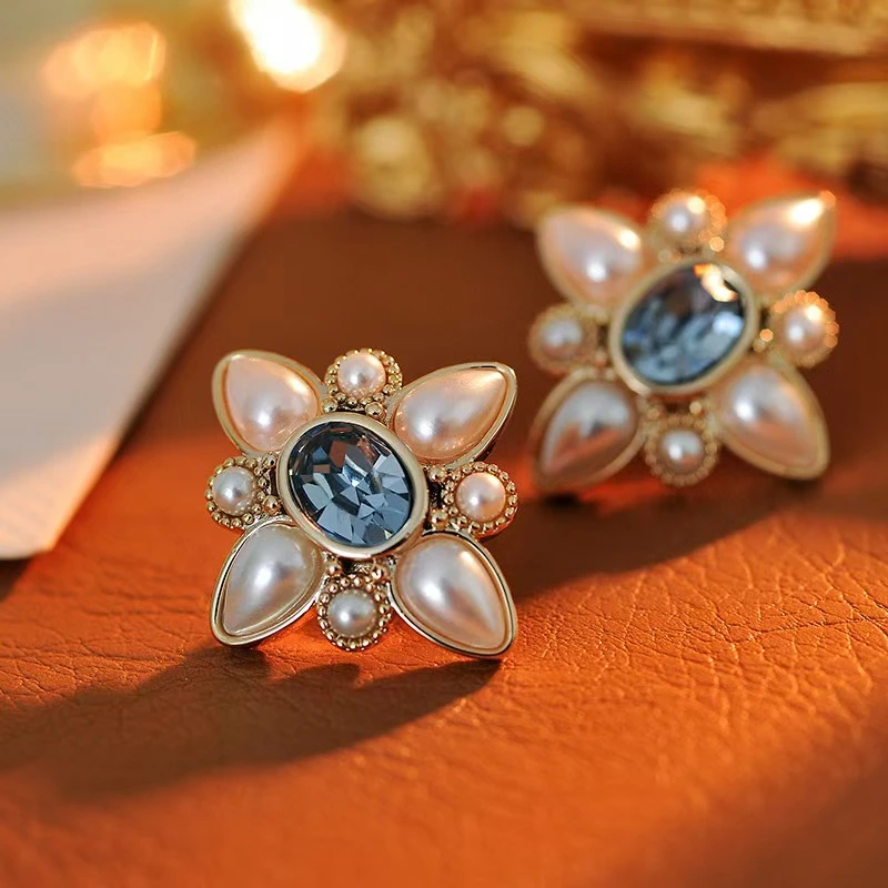 铜合金合成锆石耳饰 f160---轻奢小香风几何形耳钉文艺复古优雅